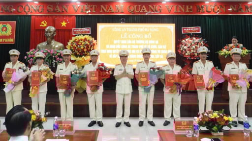 Bộ trưởng Bộ Công an trao quyết định bổ nhiệm Thiếu tướng Nguyễn Hữu Hợp làm Giám đốc Công an TP Đà Nẵng mới
