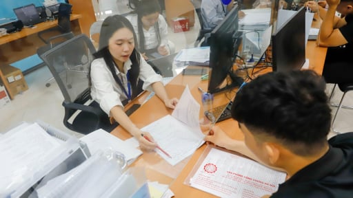 Ngày đầu vận hành chính quyền 2 cấp tại Hà Nội: Thời gian nhanh gọn, nhiều người vẫn bỡ ngỡ 