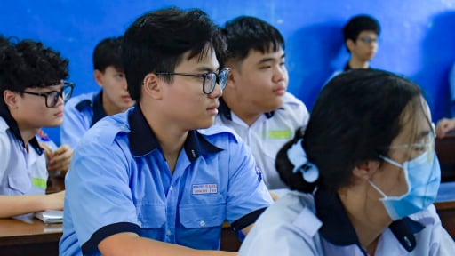Sát ngày nhập học trực tiếp, thí sinh trúng tuyển lớp 10 TP.HCM năm 2025 cần chú ý điều gì? 