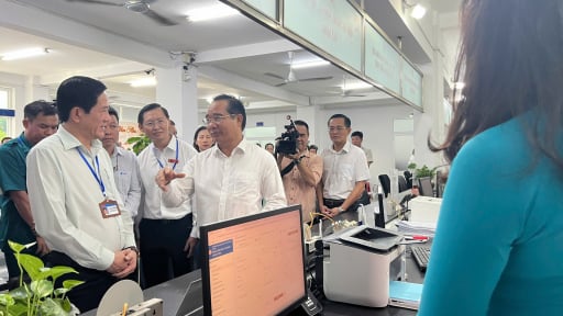 Chủ tịch UBND TP.HCM khảo sát tình hình hoạt động bộ máy chính quyền cấp xã mới tại phường Dĩ An