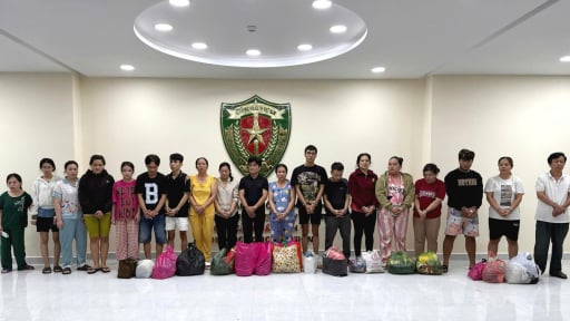 Cặp vợ chồng mở công ty, sản xuất 70.000 chai dầu gió giả rồi bán ra thị trường
