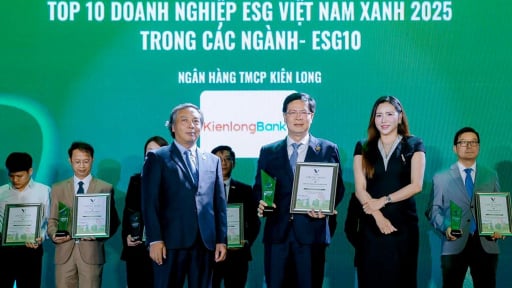 KienlongBank ghi dấu hành trình xanh với giải thưởng Top 10 Ngân hàng - ESG Việt Nam Xanh 2025