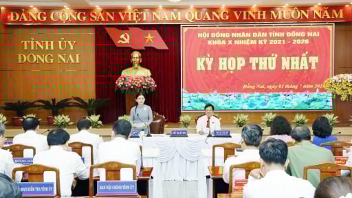 Lần đầu tiên, các đại biểu HĐND thuộc 2 tỉnh Đồng Nai, Bình Phước cùng ngồi lại, biểu quyết các vấn đề quan trọng của tỉnh Đồng Nai mới