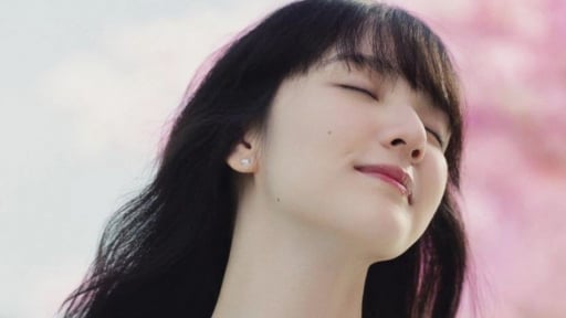 Vẻ đẹp gợi cảm của Hải Tú, người được mệnh danh là 'nàng thơ của Sơn Tùng M-TP'