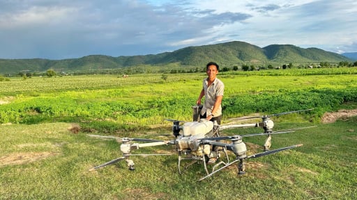 Chủ tịch UBND tỉnh Gia Lai tặng bằng khen cho nông dân dùng Drone cứu 2 cháu nhỏ giữa dòng nước lũ