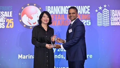 Vietcombank tiếp tục được vinh danh và nhận cú đúp giải thưởng quản trị rủi ro từ Asian Banking and Finance