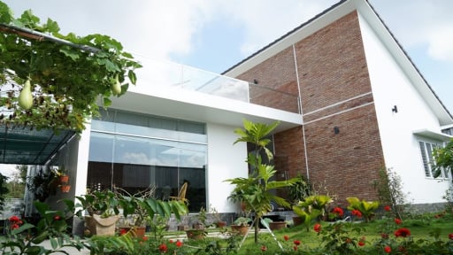 Ngôi nhà “ẩn mình” trong vườn xanh ở Sa Đéc, mộc mạc mà đầy thi vị