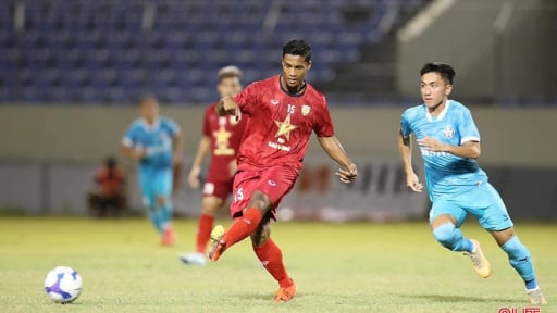 Hồng Lĩnh Hà Tĩnh tiến hành thủ tục nhập tịch Việt Nam cho trung vệ Việt kiều Adou Minh