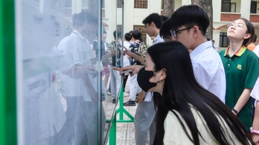 Hà Nội hạ điểm chuẩn lớp 10 năm 2025: Tham khảo từ các năm trước