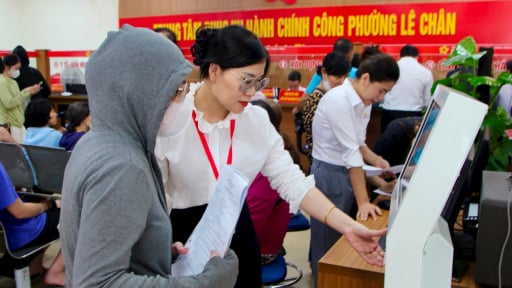 Sau 4 ngày vận hành, phường đông dân nhất TP Hải Phòng mới đã giải quyết được bao nhiêu hồ sơ cho dân?
