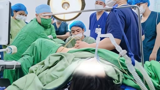 Sản phụ bất ngờ xuất huyết ồ ạt sau 12 ngày sinh thường, bác sĩ cảnh báo nguy hiểm 