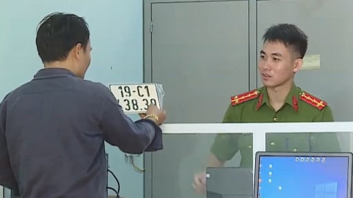 Không đổi đăng ký xe đúng hạn: Người dân sẽ bị phạt thế nào theo quy định mới nhất?