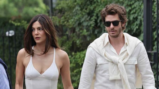 'Người Nhện' Andrew Garfield sánh đôi Monica Barbaro ở Wimbledon