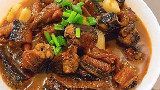 Loại thịt kẻ sợ người yêu, một trong những đặc sản nổi tiếng nhất Việt Nam, tốt tim, bổ xương, kho gừng cực ngon