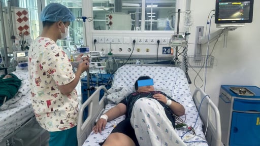 Cứu sống bé trai 83kg bị sốc sốt xuất huyết nặng
