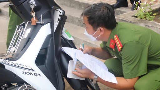 Đà Nẵng: Người dân bấm ngẫu nhiên để được cấp biển số xe 92 hoặc 43