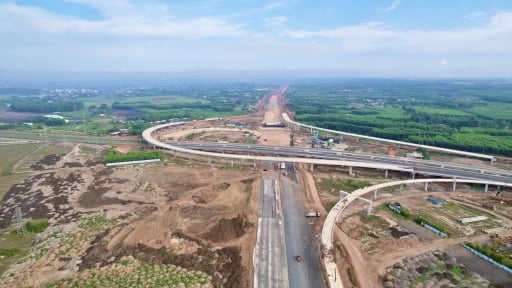 Bộ Xây dựng dự kiến hoàn thành 889km cao tốc trong năm 2025