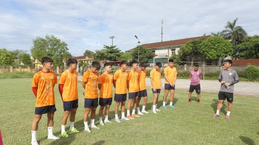 Hồng Lĩnh Hà Tĩnh: Chia tay 6 cầu thủ, đôn 9 tài năng trẻ lên đội 1