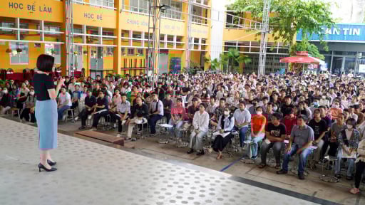 Chọn tổ hợp lớp 10:  Phụ huynh và học sinh TP.HCM lo 'sai một li đi một dặm'