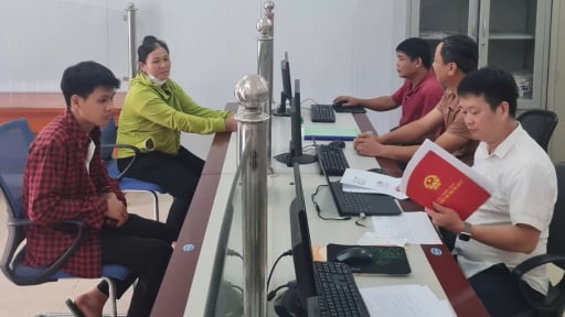 Yếu tố nào đóng vai trò then chốt để vận hành bộ máy chính quyền địa phương hai cấp ở Lào Cai đạt hiệu quả?