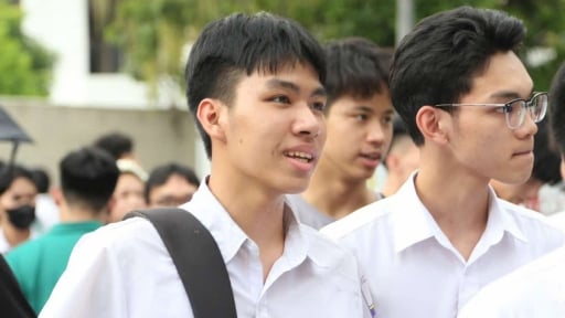 Thí sinh tự do thi lại năm 2025 đăng ký ở đâu?