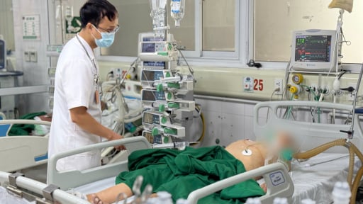 Liệt tứ chi, không thể tự thở sau một mũi tiêm giảm đau