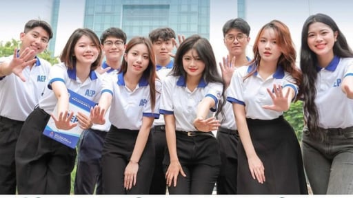 Gần 300 thí sinh có thành tích 'khủng' trúng tuyển đầu tiên vào Đại học Kinh tế Quốc dân năm 2025