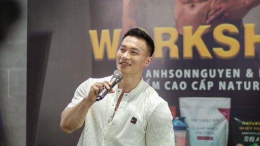 Người thầy giáo kỳ lạ không bao giờ đứng trên bục giảng