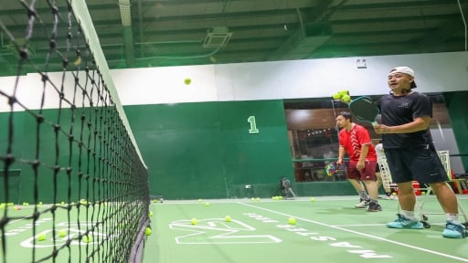 Sân pickleball máy lạnh “tấn công” vào các trung tâm thương mại ở Hà Nội
