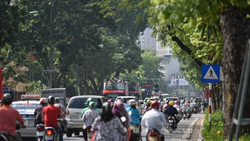 Cấm mô tô, xe máy chạy xăng trong Vành đai 1 (Hà Nội) từ tháng 7/2026: Bạn đọc nói gì?