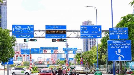 Bộ Xây dựng phản hồi kiến nghị việc hệ thống biển báo giao thông gây khó người dân