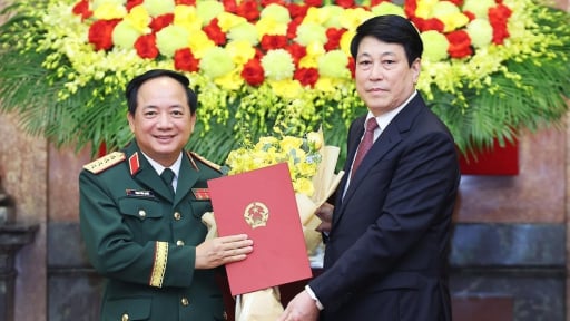 Chủ nhiệm Tổng cục Chính trị QĐND Việt Nam - Thượng tướng Trịnh Văn Quyết được thăng hàm Đại tướng