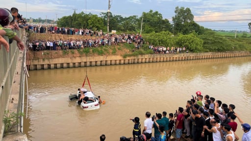 Vụ ô tô tông 2 xe máy rồi lao xuống sông ở Nghệ An: Đã xác định 3 nạn nhân tử vong