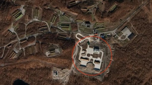 Ảnh vệ tinh phát hiện Nga đang bí mật làm điều này tại hàng loạt căn cứ hạt nhân, NATO, Ukraine 'ngồi trên đống lửa'