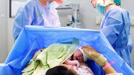 Bộ Y tế đề xuất hơn 151 tỷ đồng hỗ trợ các gia đình sinh 2 con gái: Chuyên gia chỉ ra thách thức