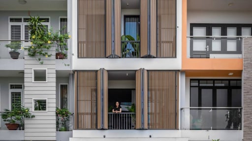 Nhà ống Sài Gòn bị 'kẹp kín' vẫn thoáng tới bất ngờ nhờ thiết kế mở