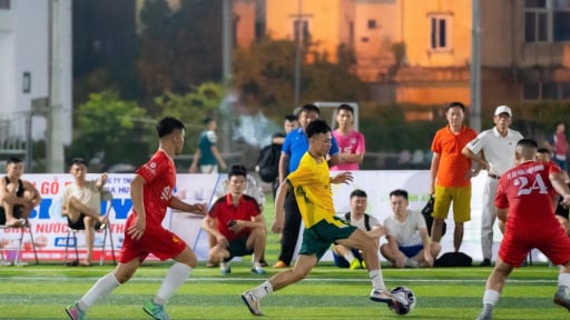 Sôi nổi giải bóng đá Hội CĐV Nam Định, khán giả vỡ oà cảm xúc