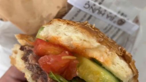Kiểm tra cơ sở bánh mì bị tố bán bánh hamburger có dòi cho khách ở Đà Nẵng