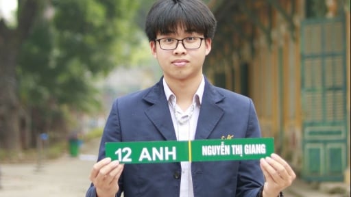 Chân dung thủ khoa toàn quốc, cũng là thủ khoa 4 khối tốt nghiệp THPT 2025, xét tuyển vào ngành 'hot' nhất