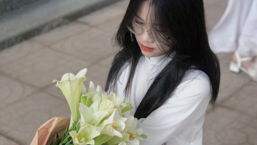 Nữ sinh Nghệ An là thủ khoa khối C00 kỳ thi tốt nghiệp THPT 2025, đạt 10 điểm môn Lịch sử