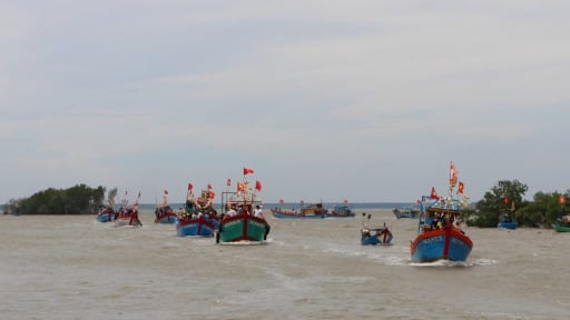 Vùng biển khu vực TP.HCM có sóng cao 1-3m, gió giật mạnh do áp thấp nhiệt đới, khả năng thành bão 