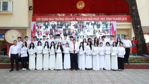 Ấn tượng một trường Hà Nội 2 năm liên tiếp có thủ khoa tốt nghiệp THPT: Bí quyết từ hiệu trưởng