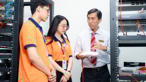 Dự báo điểm chuẩn HUTECH 2025: Chi tiết điểm sàn, điểm chuẩn các ngành và phương thức xét tuyển mới nhất
