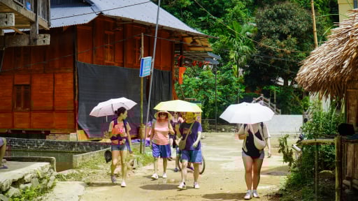 Kho Mường: Ngôi làng gần như tách biệt với thế giới bên ngoài, nơi người dân thoát nghèo, đón khách Tây