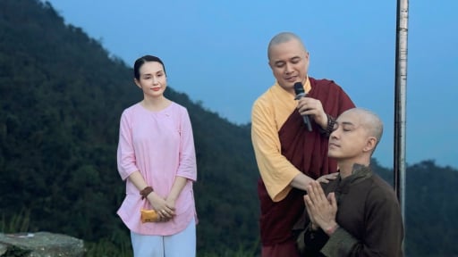 Ca sĩ Tuấn Hưng bất ngờ xuống tóc 
