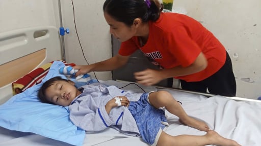 Cuộc chiến sinh tử của bé Hoàng Hữu Duy và hy vọng từ lòng nhân ái