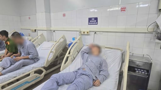 Lời kể nạn nhân vụ lật tàu trên Vịnh Hạ Long: “Cứu nhiều người nhưng bất lực nhìn người yêu ra đi mãi”