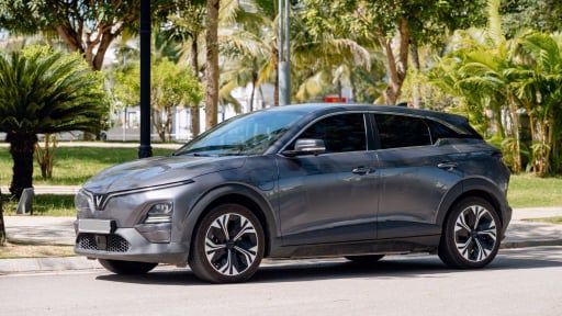Chủ xe VF 6 hết lời khen xe an toàn và dịch vụ hậu mãi “miễn chê” sau tai nạn hú vía