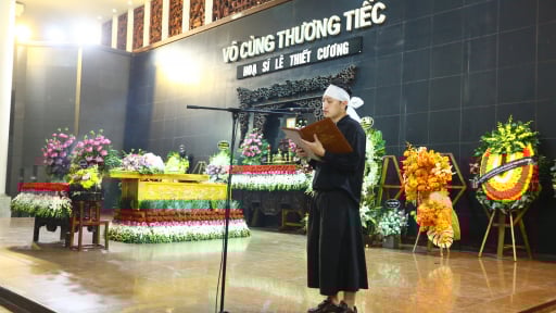 Con trai họa sĩ Lê Thiết Cương: “Những ngày cuối trên giường bệnh, bố nói sẽ chiến đấu vì những người thương bố”