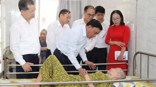 Thường trực Ban Bí thư Trần Cẩm Tú yêu cầu Đà Nẵng đảm bảo phúc lợi xã hội đối với người có công và thân nhân
